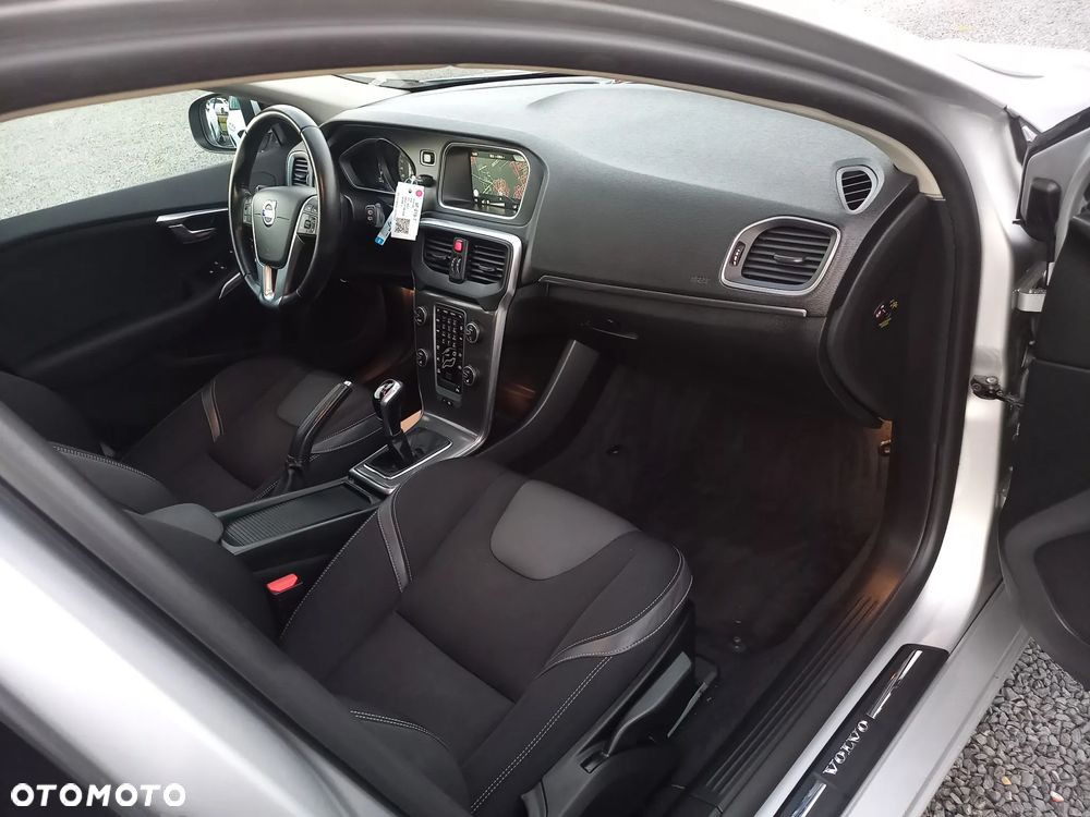 Volvo V40 D3 Momentum - 26