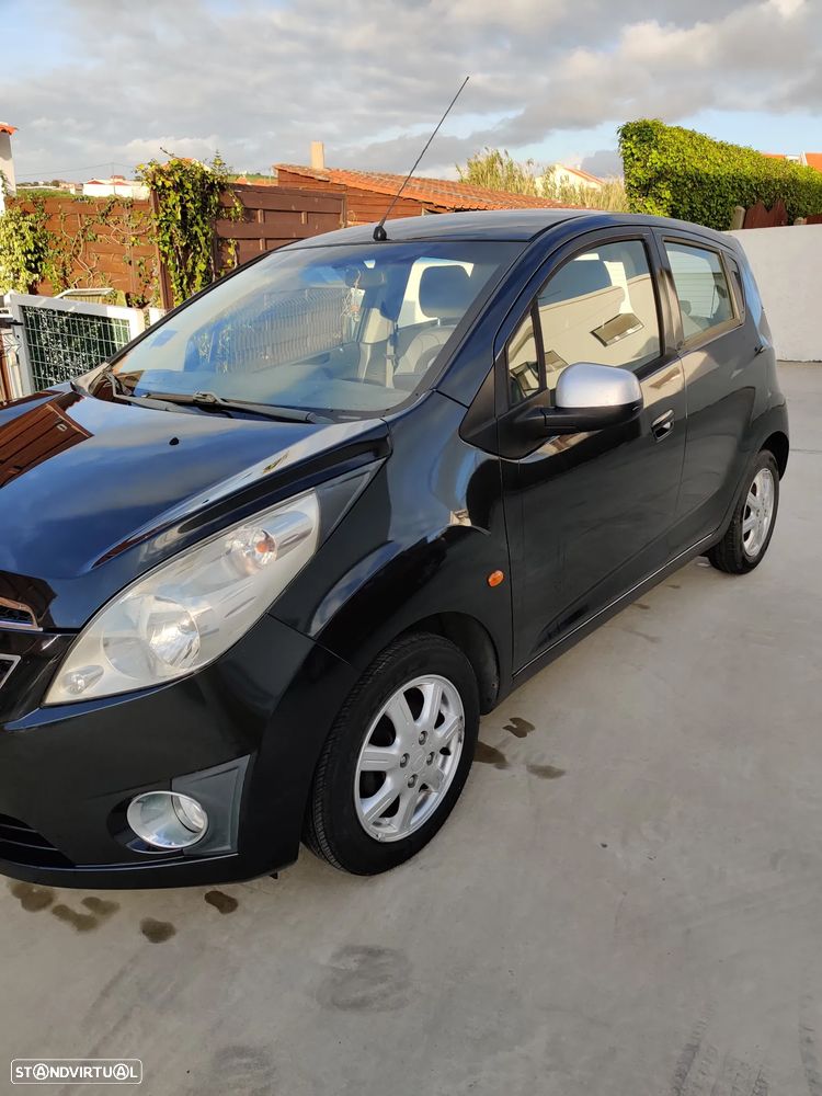 Chevrolet Spark 1.0 L - 8