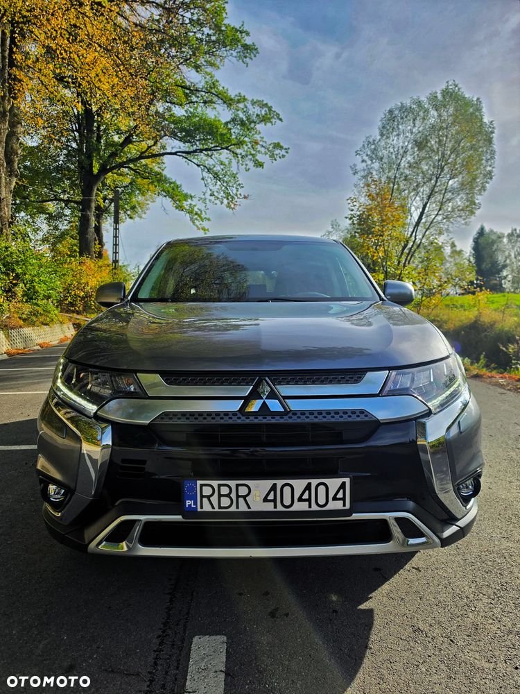 Mitsubishi Outlander 2019 photo 2