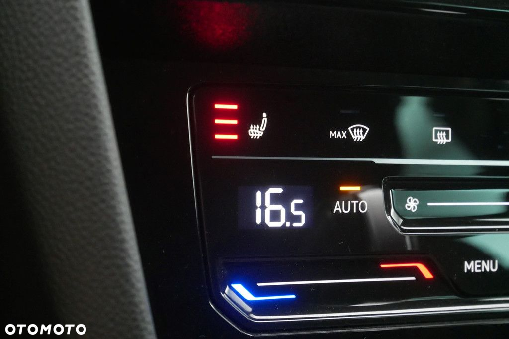 Volkswagen Passat 2.0 TDI Elegance DSG - 27