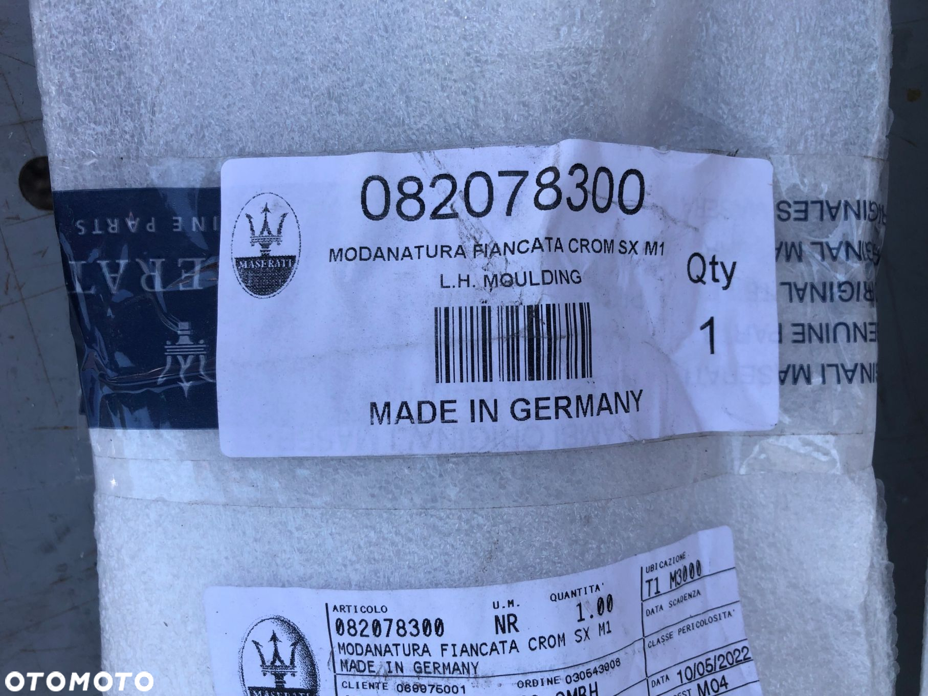 Maserati Granturismo listwa dachowa lewa - 2