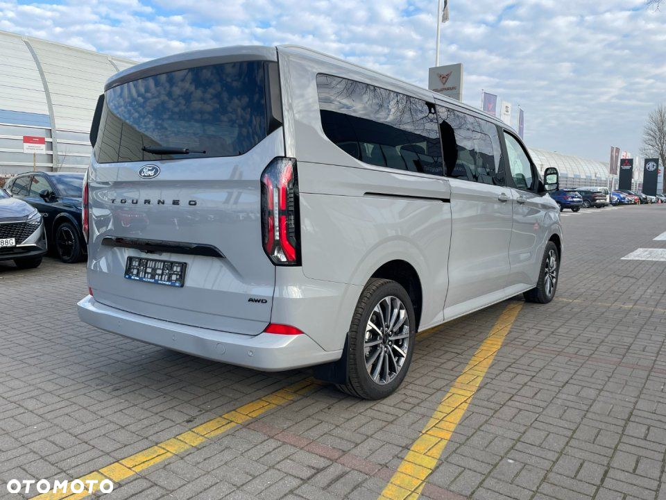 Ford Tourneo Custom - 5