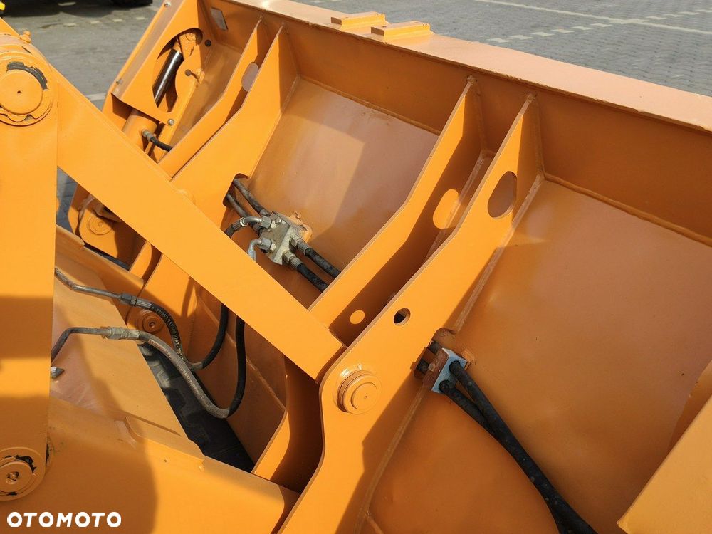 Case 695SR2-4PS - 15