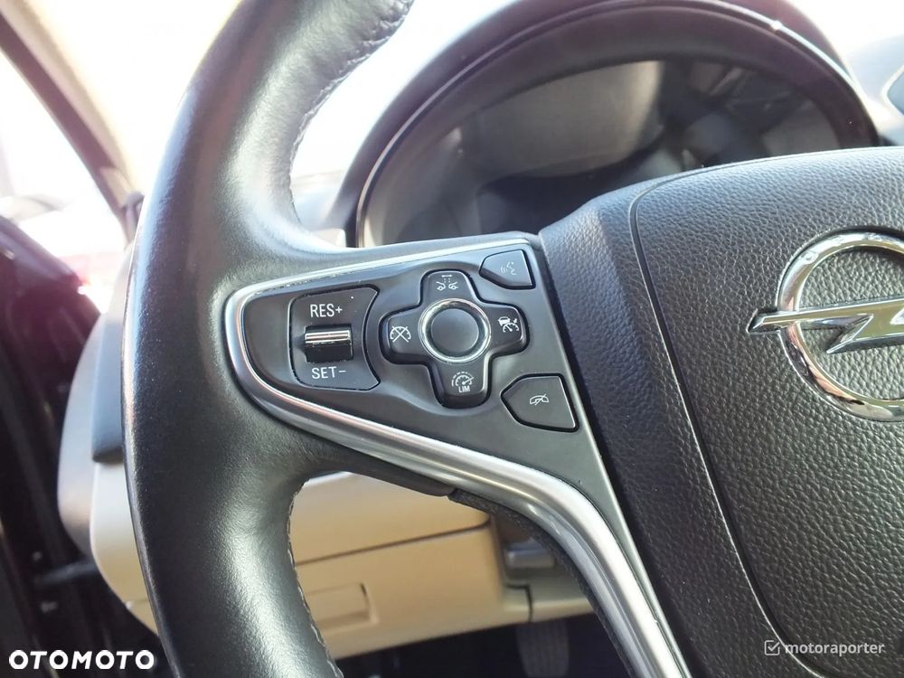 Opel Insignia 2.0 CDTI Cosmo S&S - 23