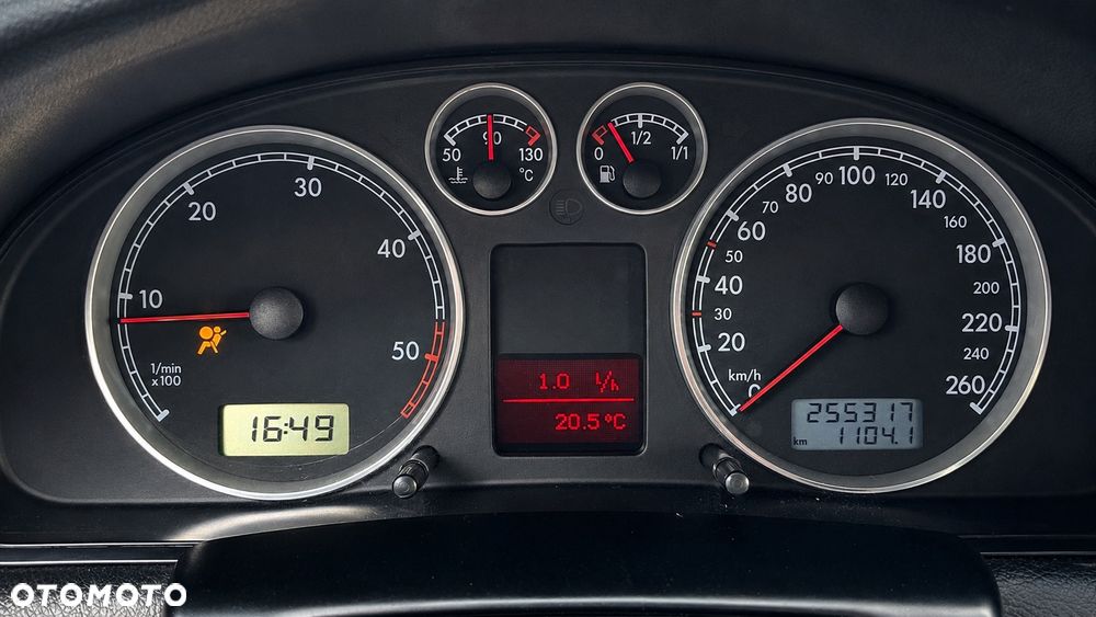 Volkswagen Passat 1.9 TDI Comfortline - 6