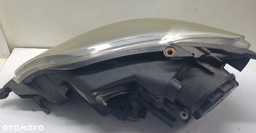 LAMPA PRZEDNIA PRAWA - VW GOLF PLUS 2005 ROK / EUROPA - 2