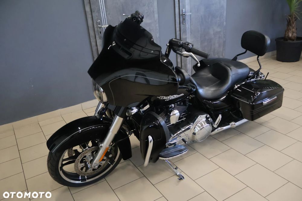 Harley-Davidson Touring Street Glide - 10