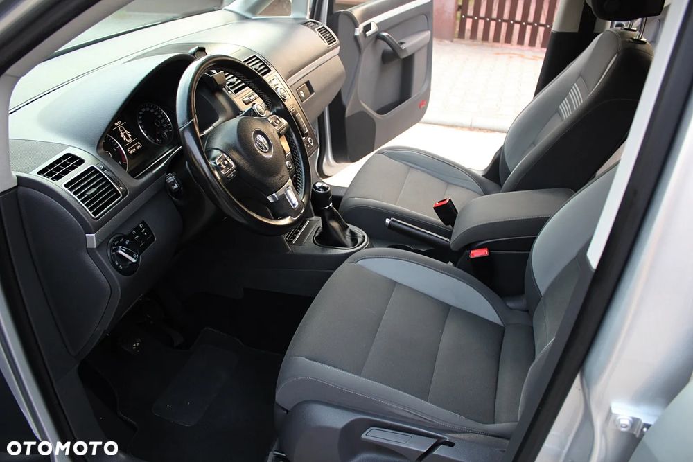 Volkswagen Touran 2.0 TDI DPF Life - 12