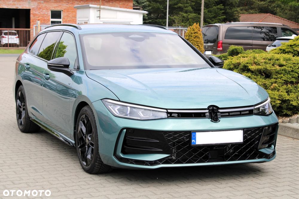 Volkswagen Passat Variant 2.0 TDI SCR 4Mot R-Line DSG - 2