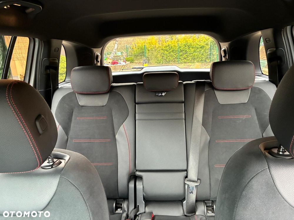 Mercedes-Benz GLB 200 4-Matic AMG Line 8G-DCT - 16