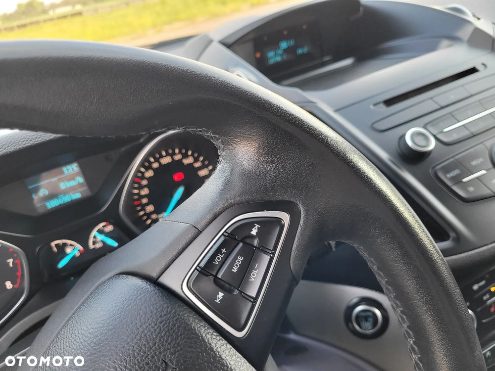 Ford Kuga - 28