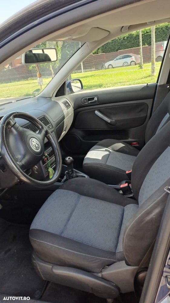 Volkswagen Golf - 11