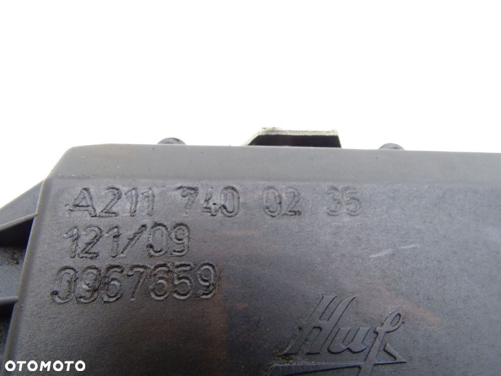 Zamek klapy bagażnika tył tylny rygiel a2117400235 mercedes ml w164 lift - 5