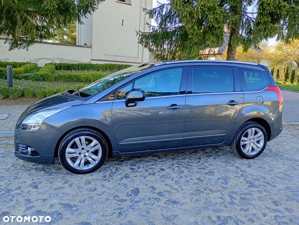 Peugeot 5008 HDI 115 Allure - 21