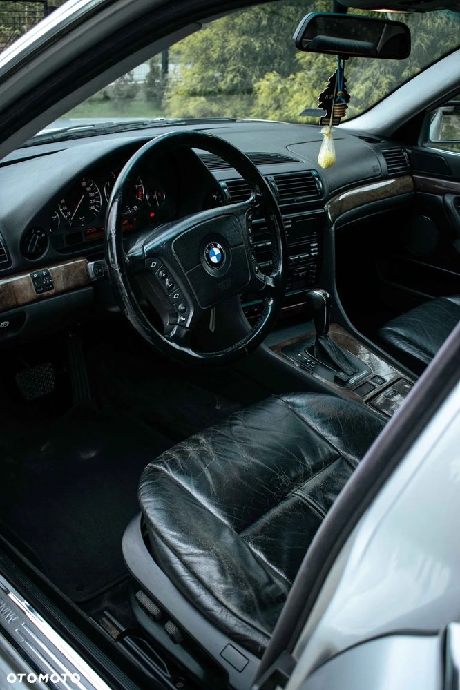 BMW Seria 7 - 13