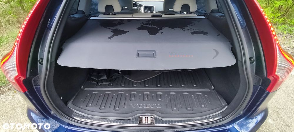 Volvo XC 60 D4 Ocean Race - 12