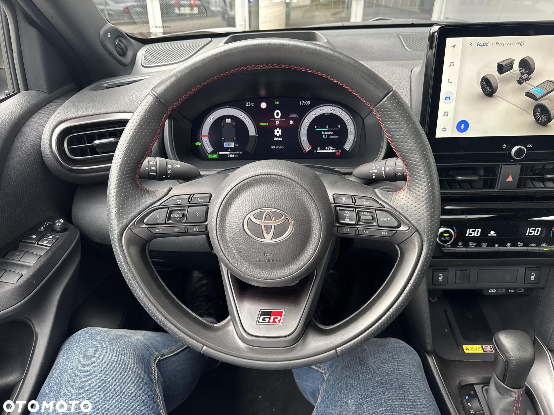 Toyota Yaris Cross - 12