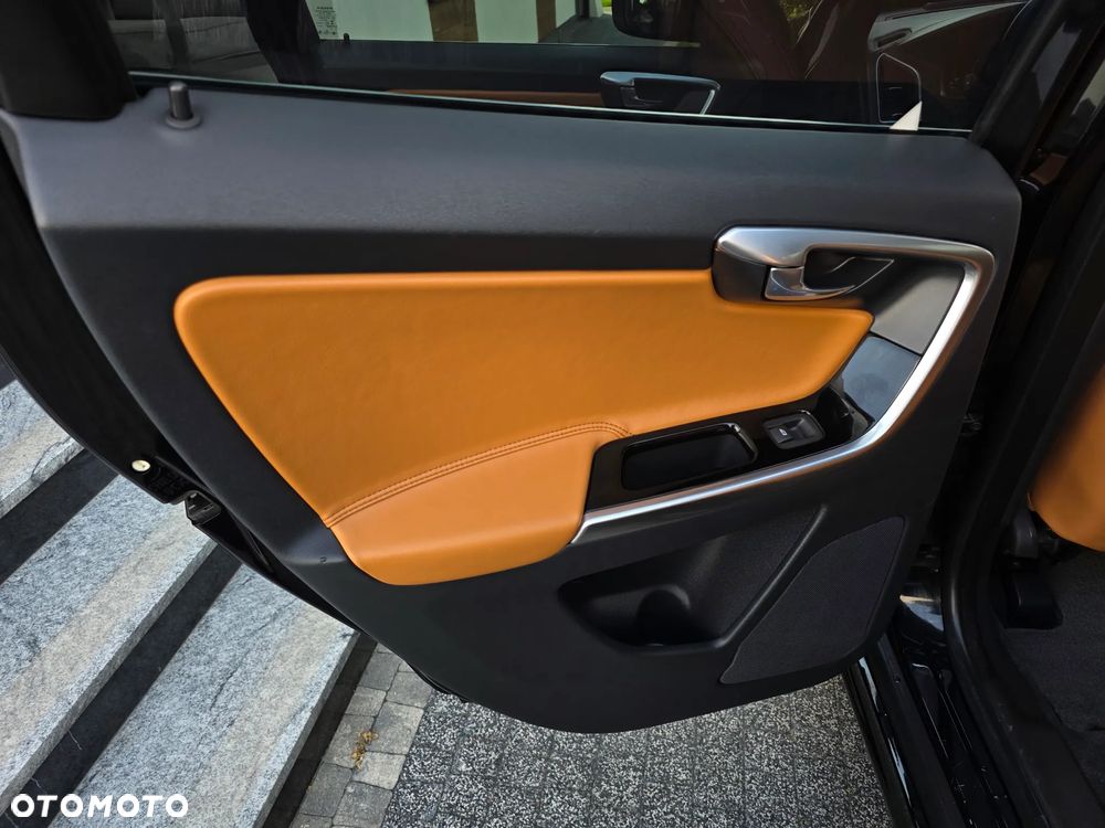Volvo XC 60 D4 Geartronic Summum - 20