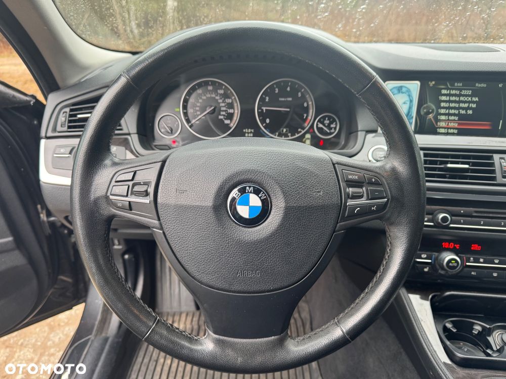 BMW Seria 5 528i xDrive Luxury Line - 22