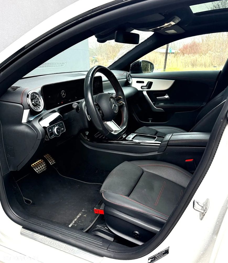 Mercedes-Benz CLA 200 AMG Line 7G-DCT - 19