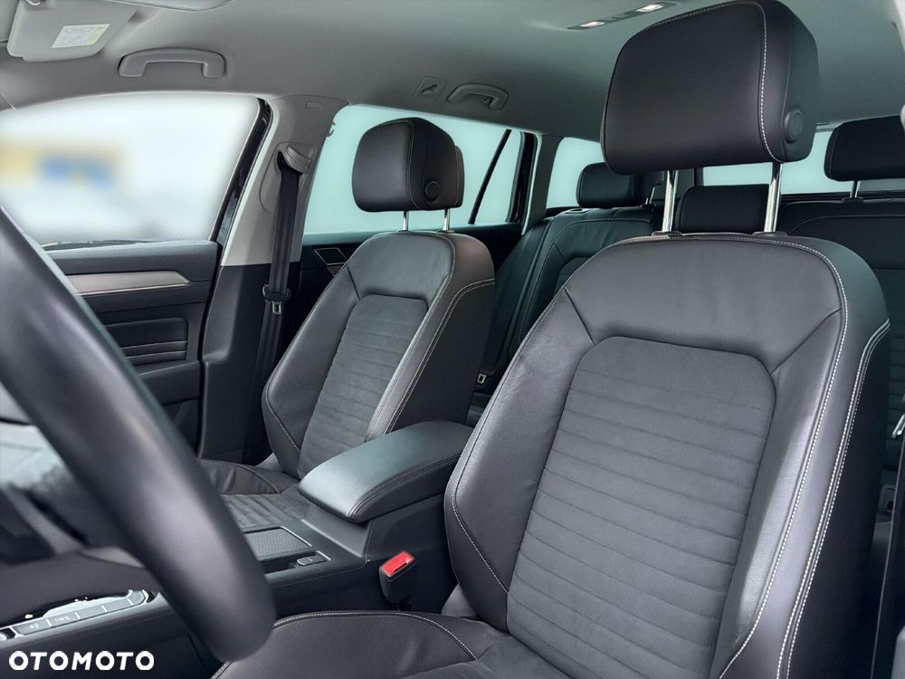 Volkswagen Passat - 13