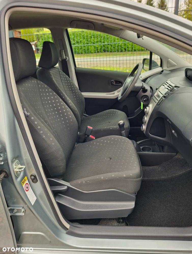 Toyota Yaris 1.0 VVT-i Luna - 10