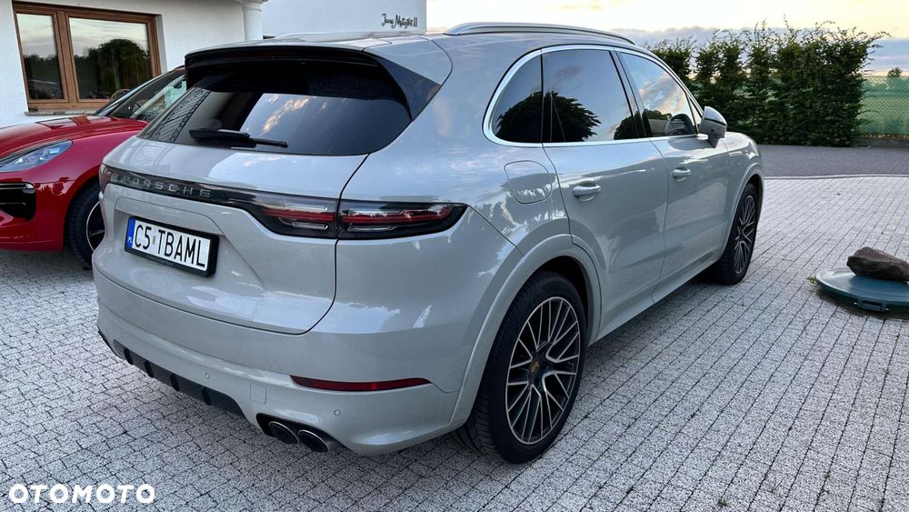 Porsche Cayenne Turbo - 2
