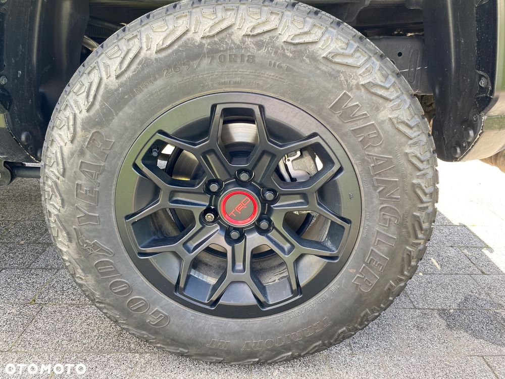 Toyota Tacoma - 24