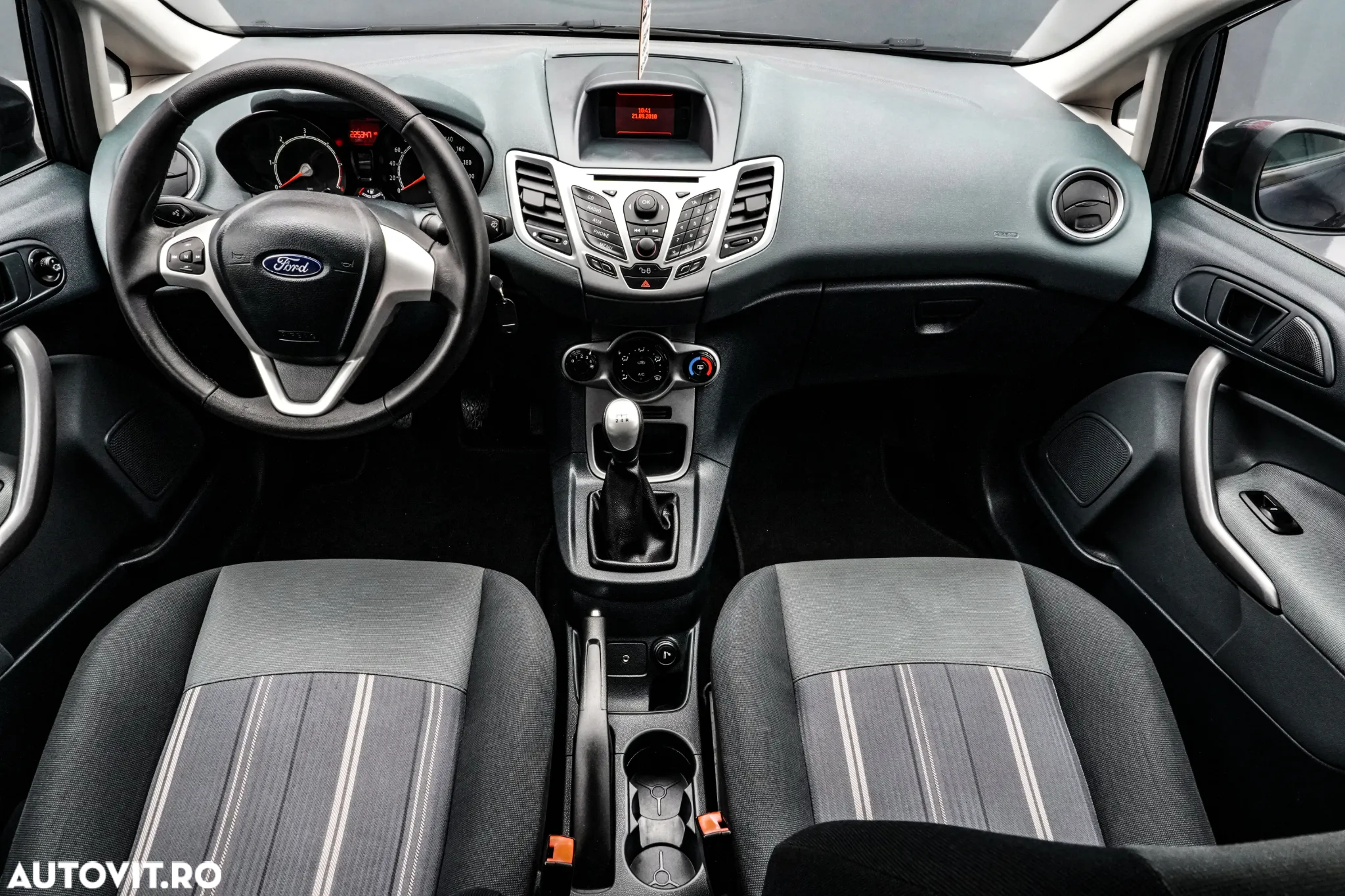 Ford Fiesta 1.4 TDCi Ambiente - 7