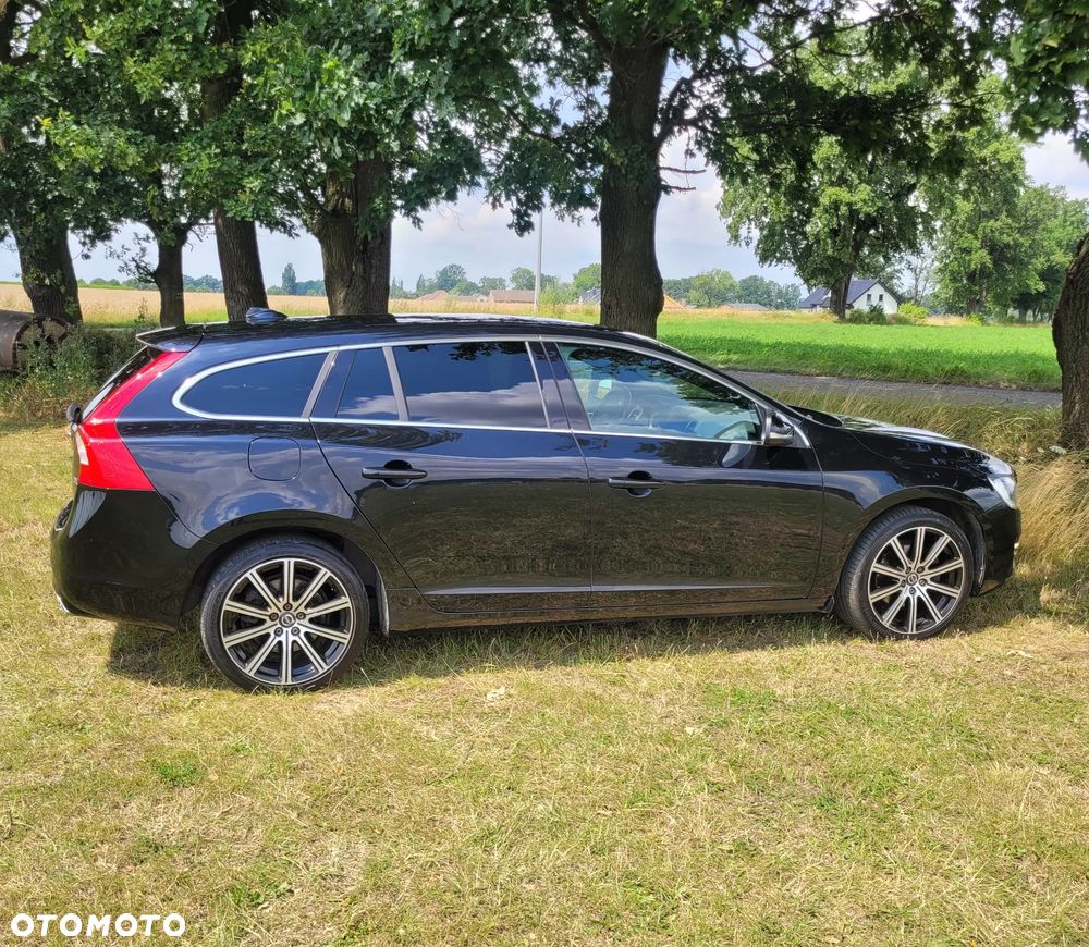 Volvo V60 D4 Geartronic Summum - 16