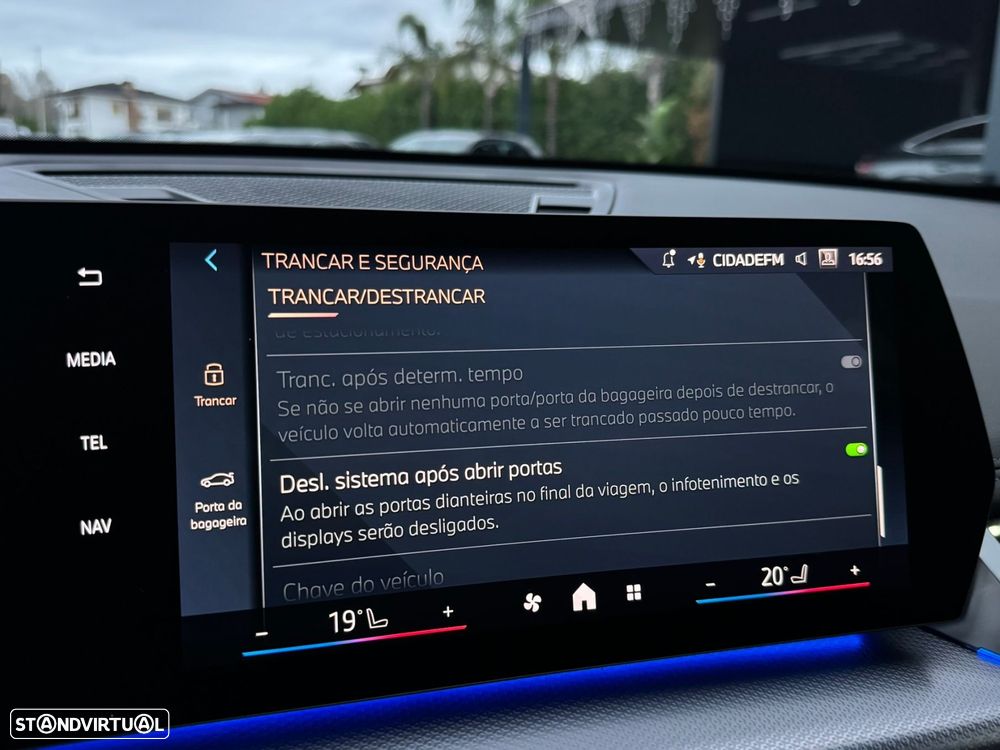 BMW X1 sDrive18d Pack Desportivo M - 51