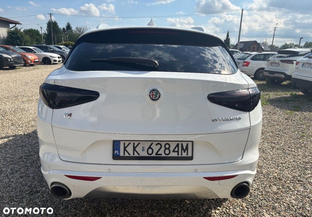 Alfa Romeo Stelvio - 5