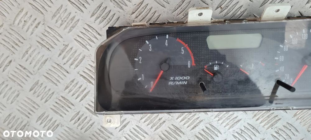 Nissan Terrano II Lift 2.7 3.0 Licznik - 4