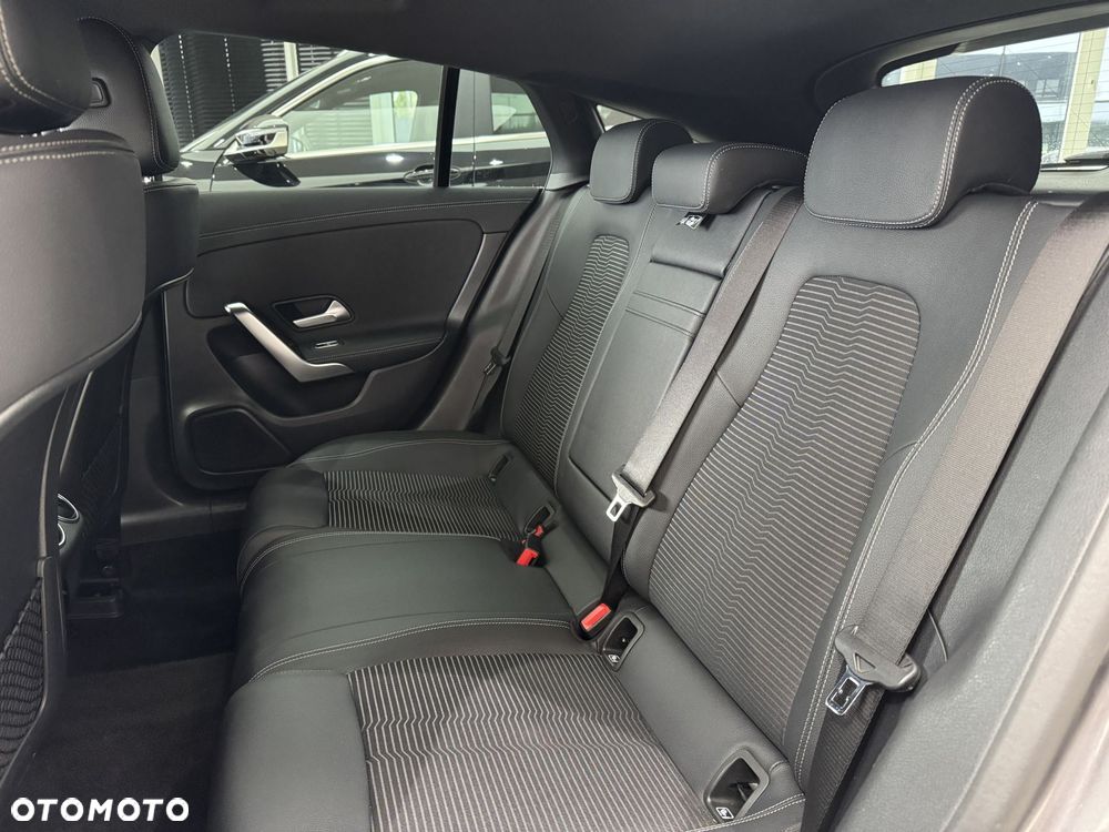 Mercedes-Benz CLA - 13