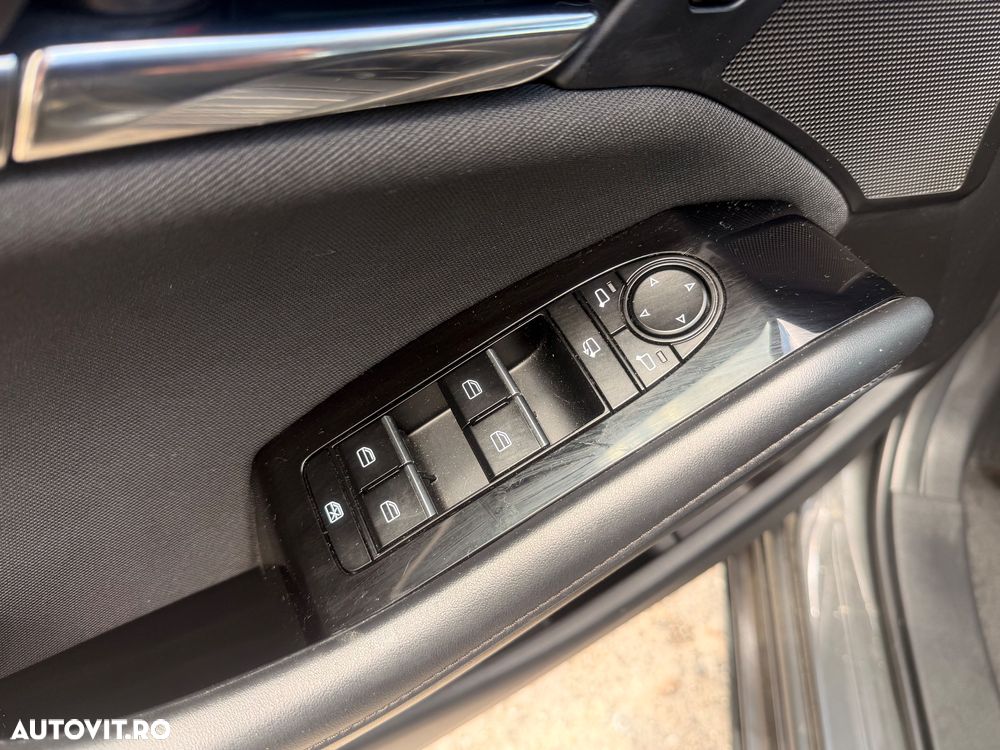 Mazda 3 e-Skyactiv G150 AT MHEV Exclusive-Line - 13