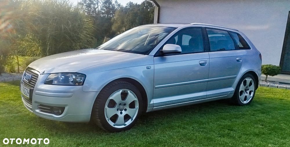 Audi A3 Sportback 2.0 TDI DPF quattro Ambition - 2