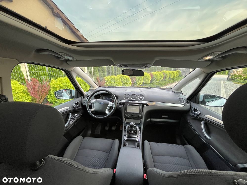 Ford S-Max - 11