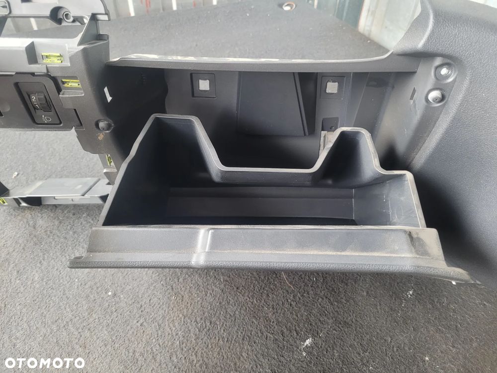 Schowek kierowcy lewy Peugeot 3008 - 2