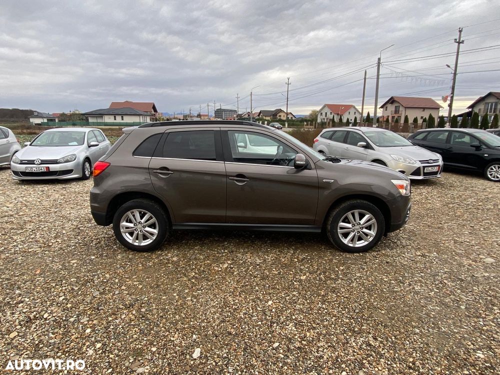 Mitsubishi ASX 1.8 DID 2WD Intense A15 - 9