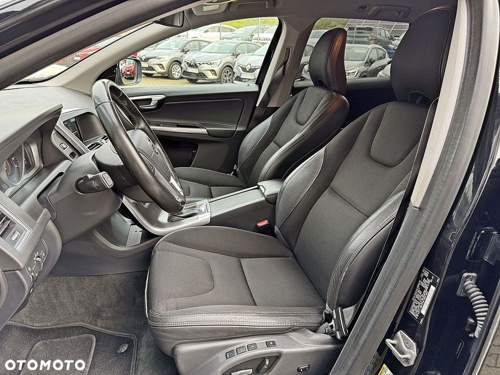 Volvo XC 60 T5 Drive-E Momentum - 11