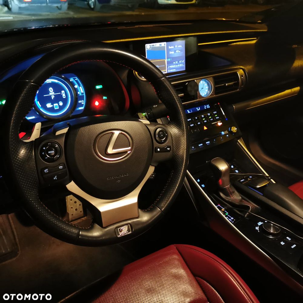 Lexus IS 300h F Sport - 17