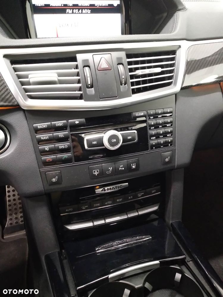 Mercedes-Benz Klasa E 350 CDI BlueEff Avantgarde - 26