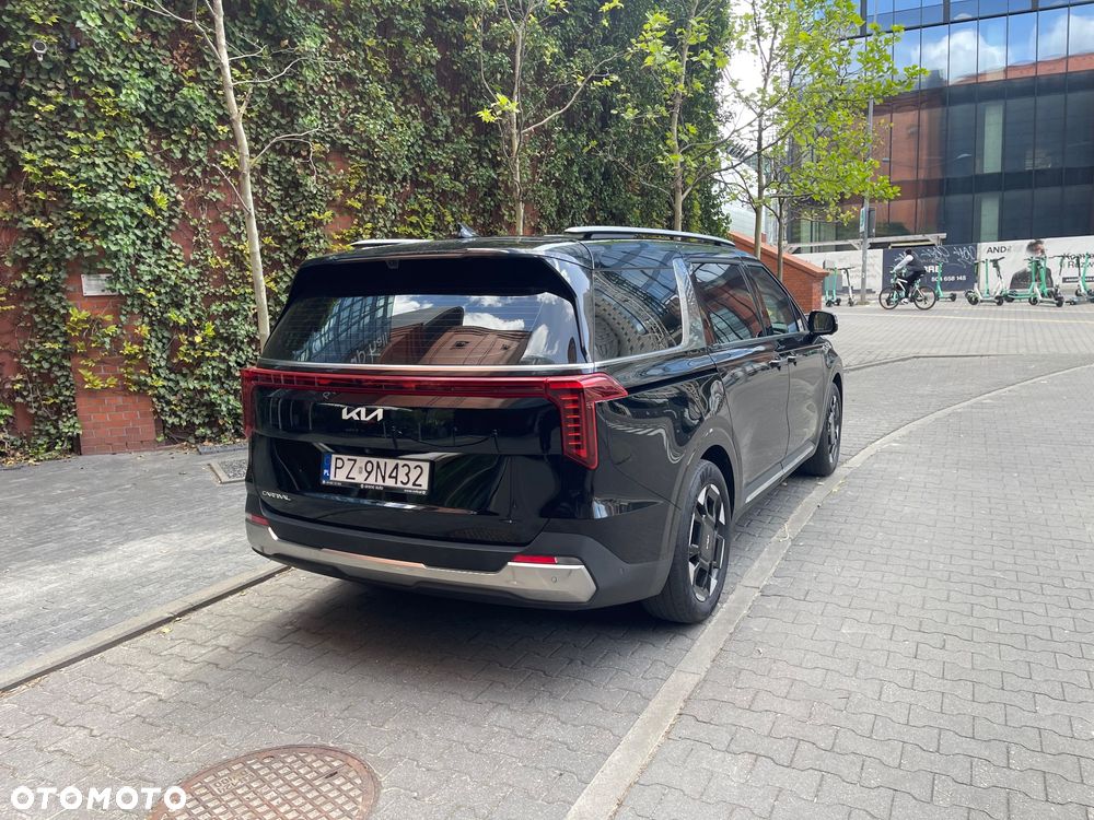 Kia Carnival - 5