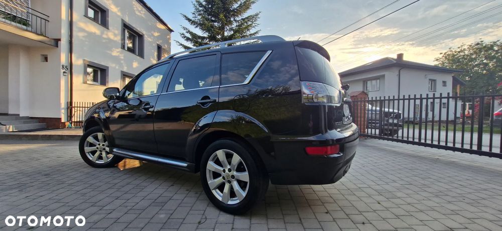 Mitsubishi Outlander 2.0 DID Intense + - 13