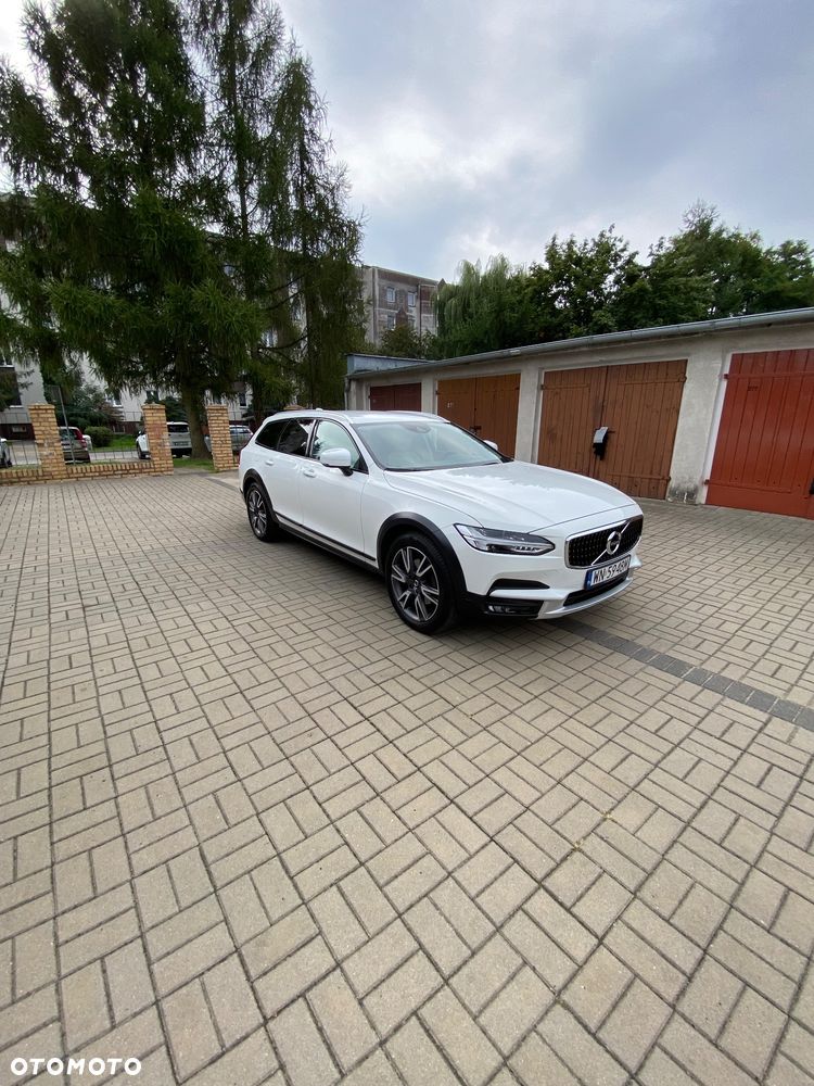 Volvo V90 Cross Country - 9