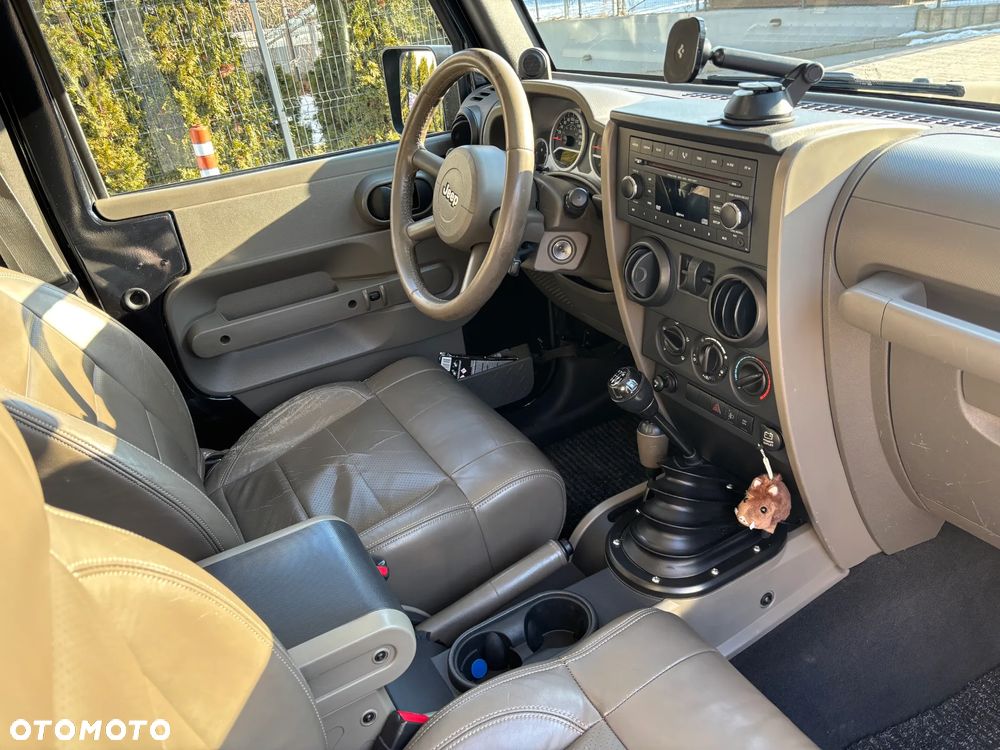 Jeep Wrangler - 8