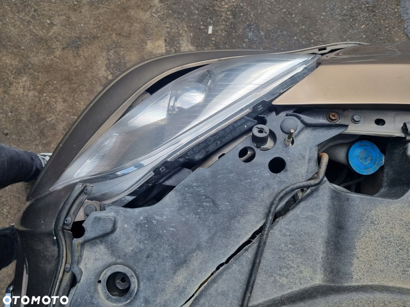 TOYOTA AVENSIS II T25 03-06 2005 r. LAMPA PRAWY PRZÓD PRAWA PRZEDNIA EU - 4