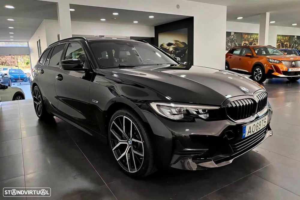 BMW 320 e Line Sport Auto — fotografia 3