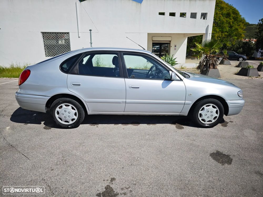 Toyota Corolla L/B 1.4 Base - 4