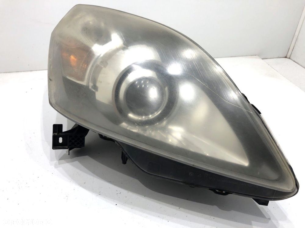 REFLEKTOR PRAWY PRZÓD XENON  OPEL ZAFIRA B Nadwozie pełne/minivan (A05) 2005 - 2015 1.9 CDTI VAN - 1